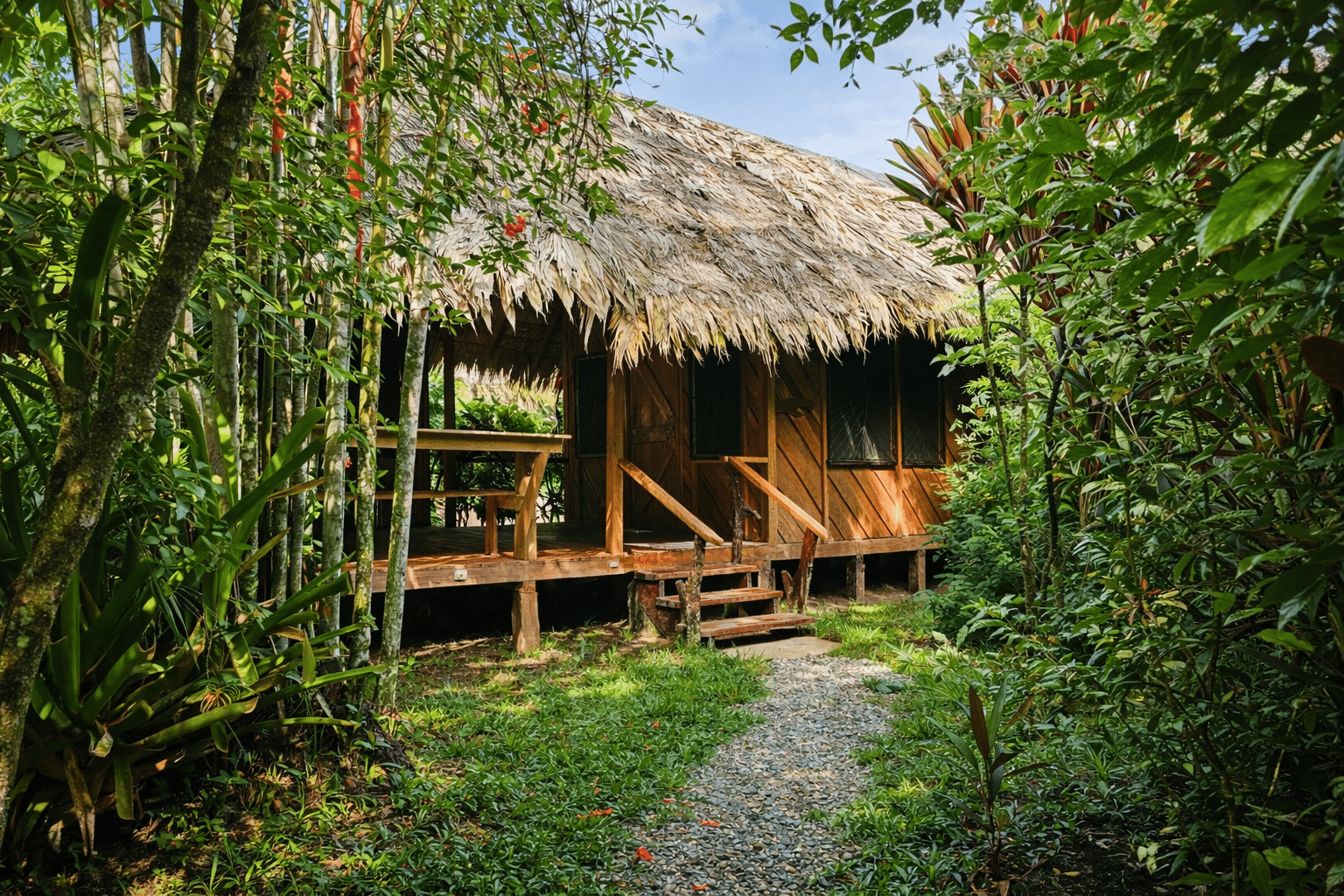Cahuita Accommodation with Kitchen Cahuita Wildlife Lodge Bungalow Tucan 1