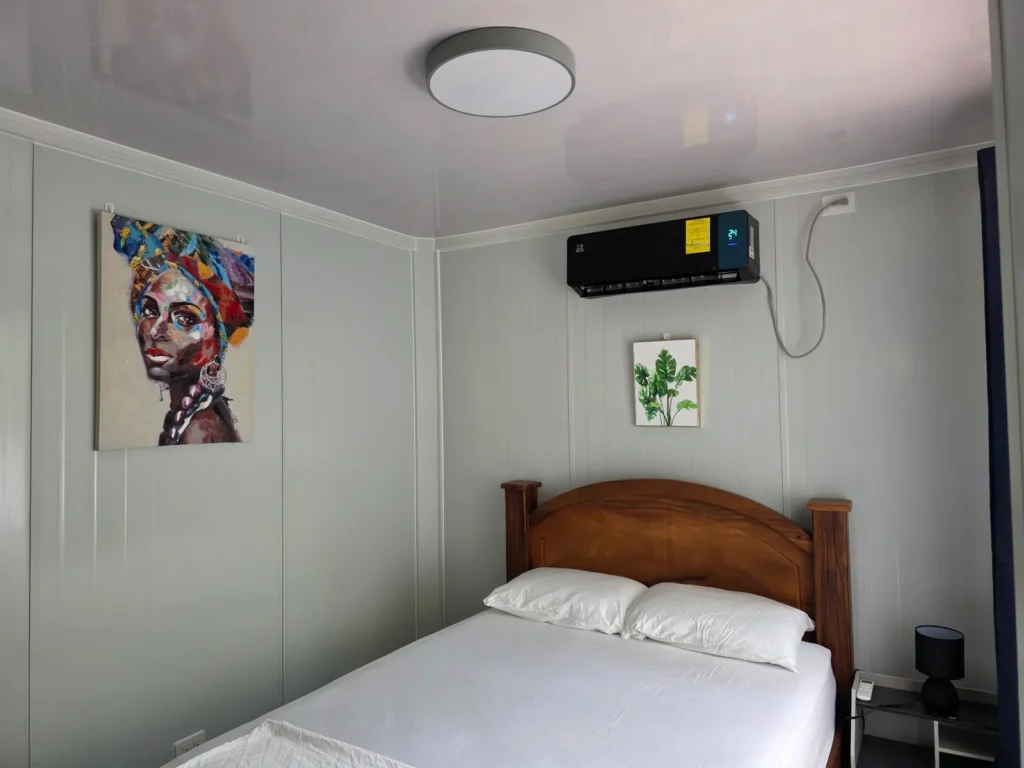 Jungle room with A/C 3